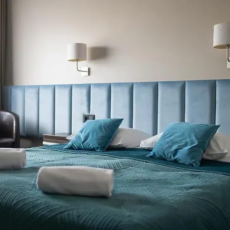 Zloty Staw Bed & Breakfast