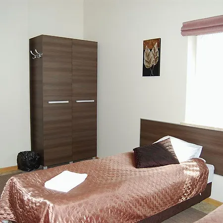 Zloty Staw Bed & Breakfast 3*