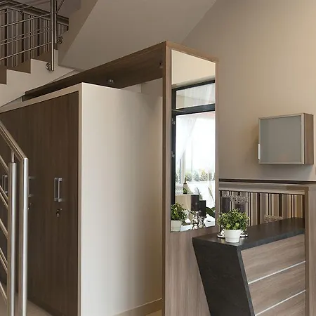 Zloty Staw Bed & Breakfast