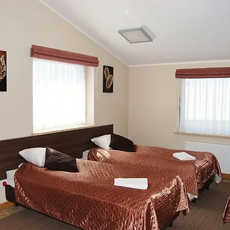 Zloty Staw Bed & Breakfast