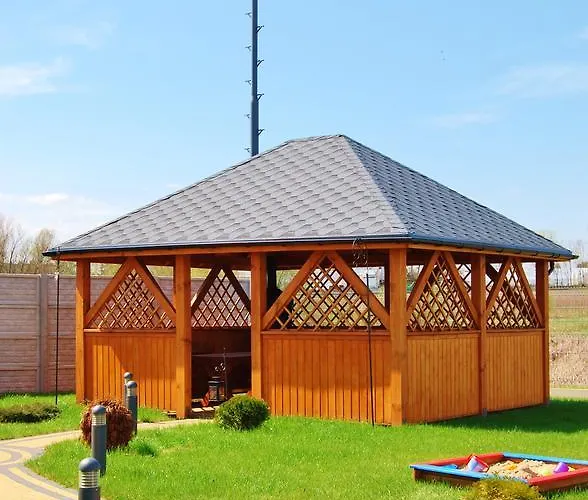 Zloty Staw Bed & Breakfast 3*